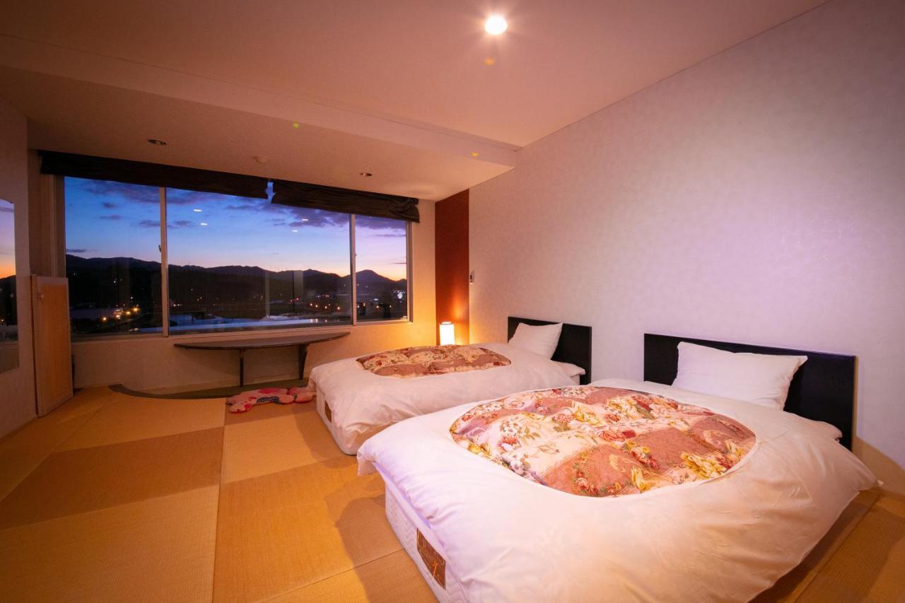 Caffel Hina-No-Sato Hotel Хита Екстериор снимка